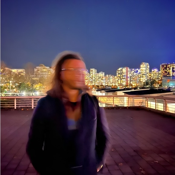 Meet your Posher, Rodrigo - Picture 1 of 1